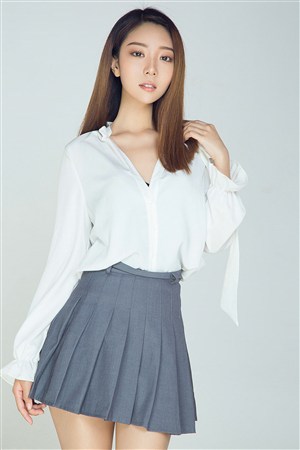 美女搬开逼拳交