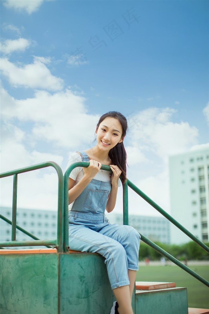 《高冷的女教师》动漫全集观看